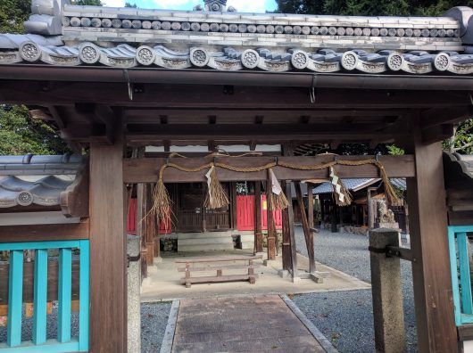 大歳神社中かぶき門